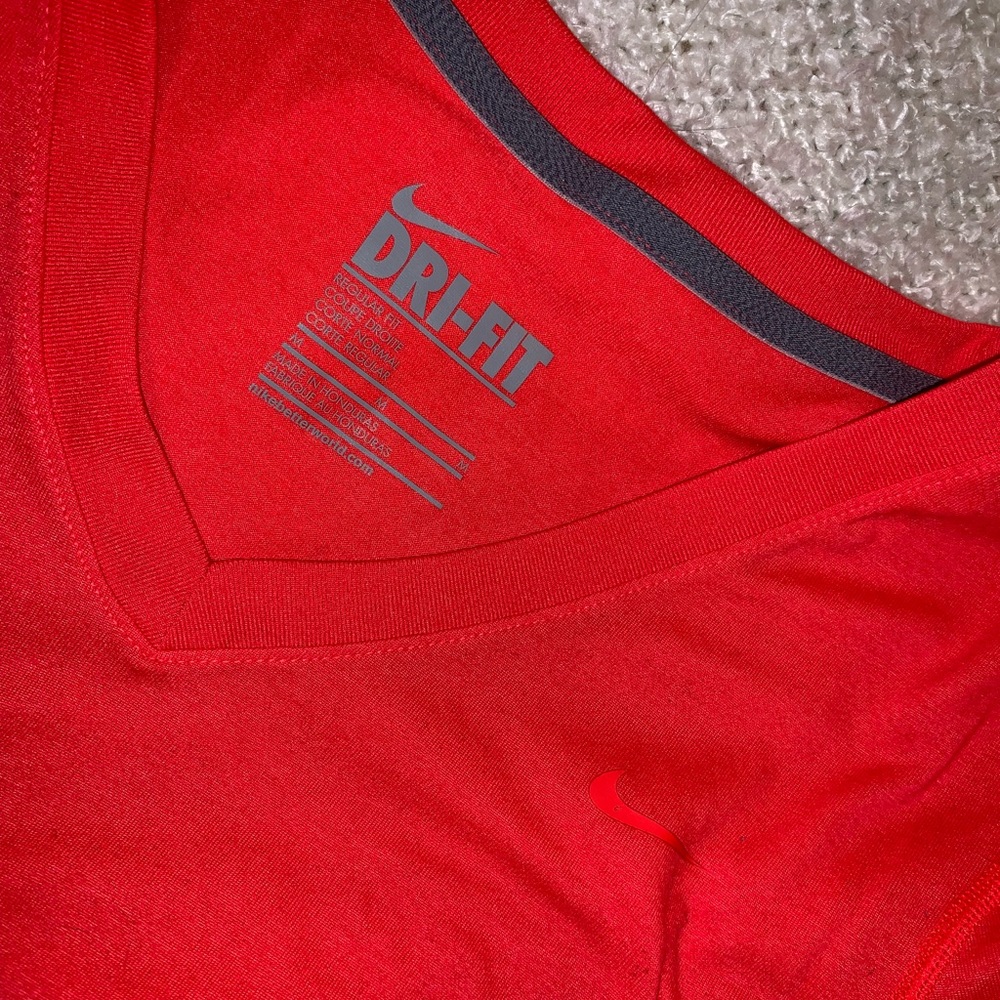 Nike Dry Fit T-Shirt (Medium)